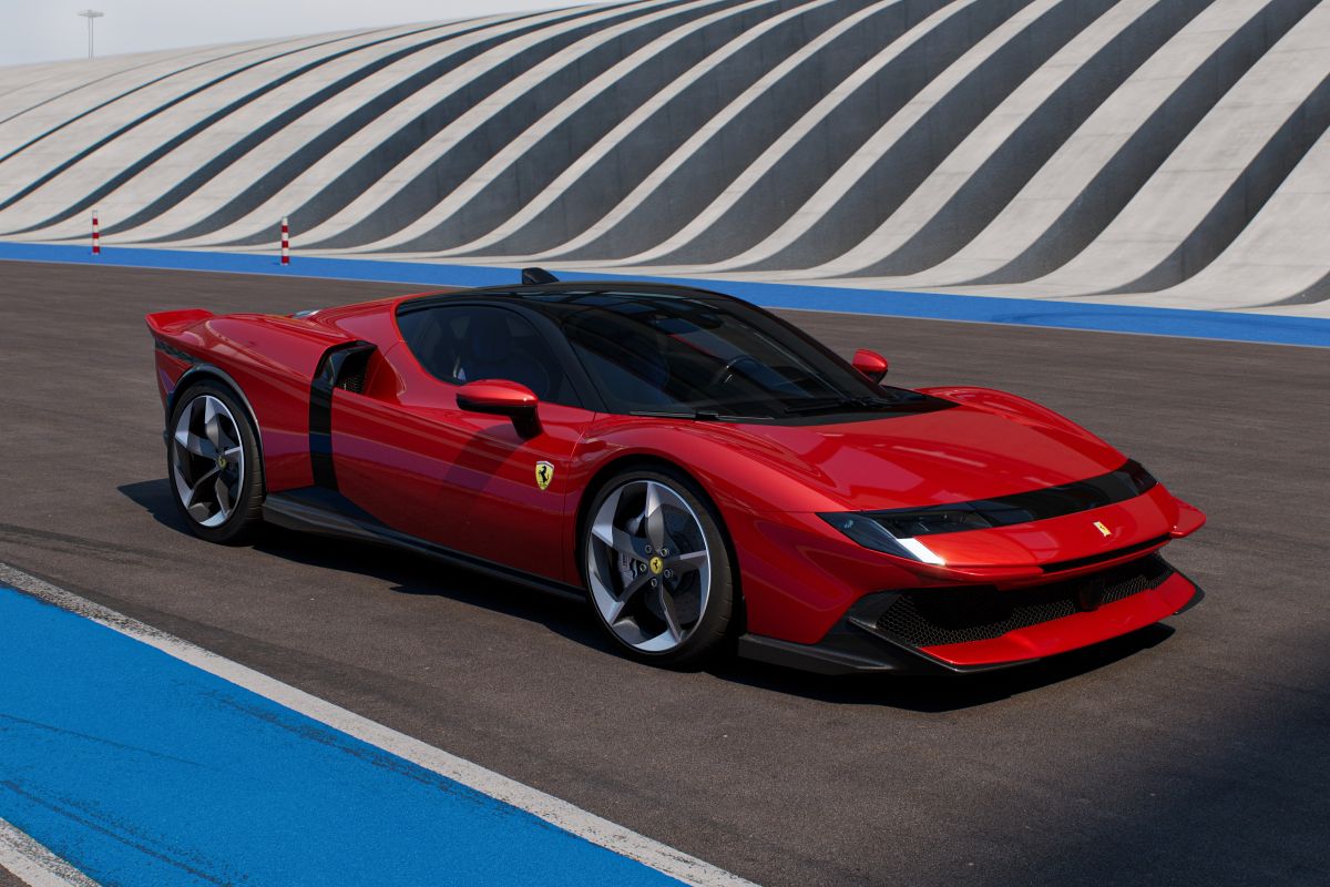 فيراري تكشف عن 849 Testarossa